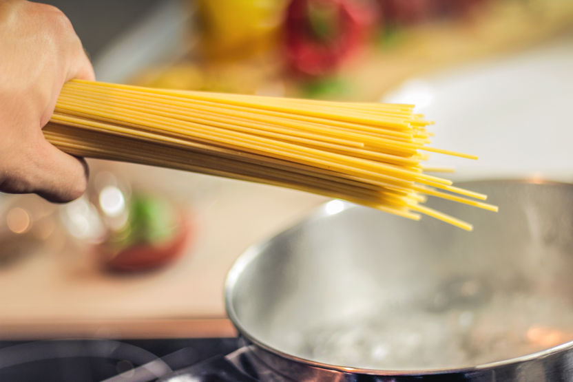 Vegan: Zucchini-Spaghetti mit Nuss-Soße